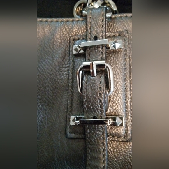 🌞Vera Wang Gray Shoulder Bag - Picture 8 of 14